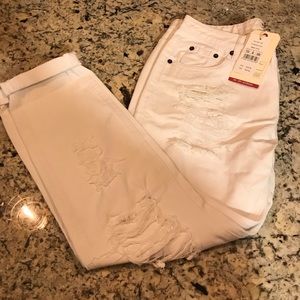 White size 6 boyfriend ripped jeans